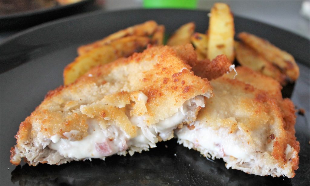 San Jacobo con bechamel de jam&oacute;n