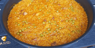 Arroz con pollo y guisantes