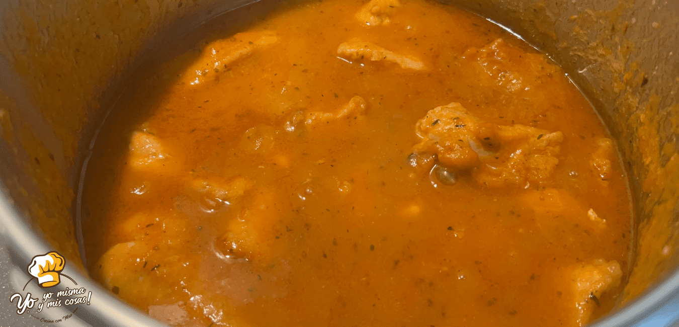 Pollo en Salsa "Uno"