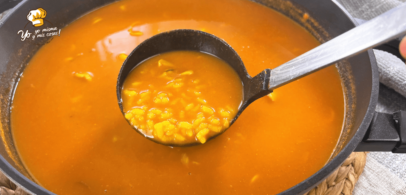 Sopa Casera con arroz y calamares