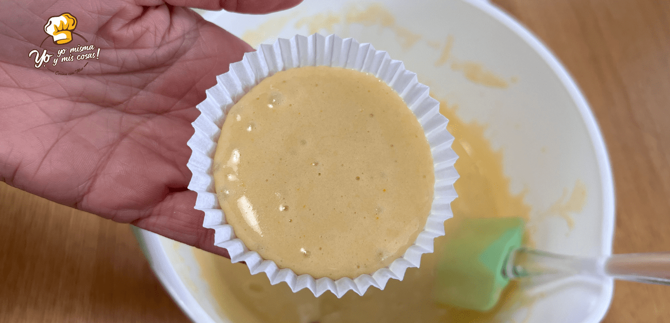 magdalenas caseras con jugo de naranjas