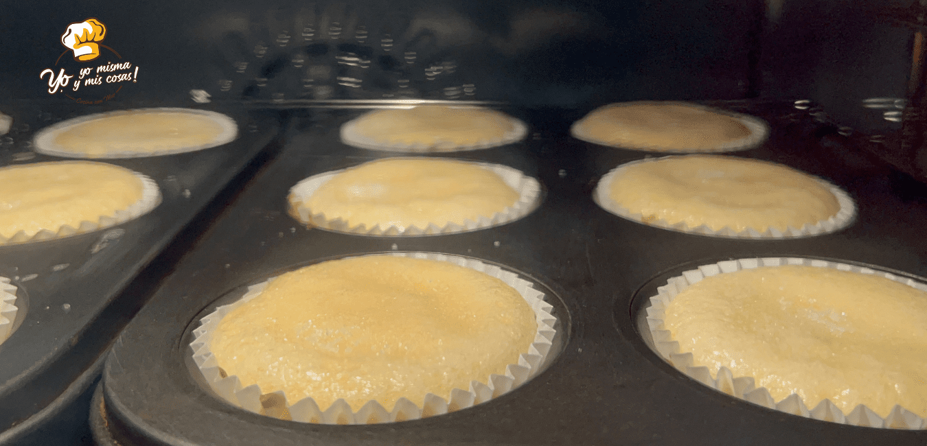 magdalenas caseras con jugo de naranjas