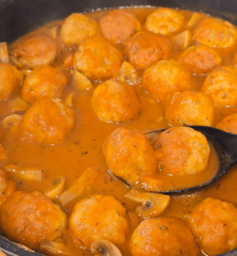 albóndigas de pollo en salsa