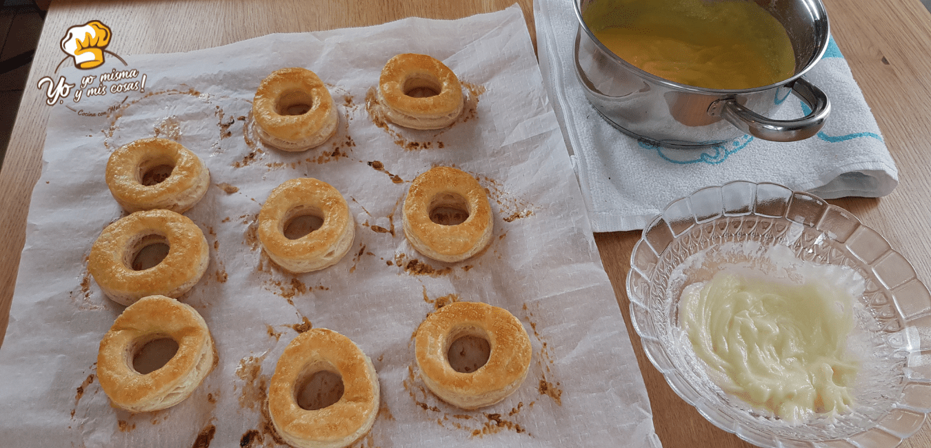 Rosquillas de Hojaldre y Yema Rosquillas de Hojaldre y Yema