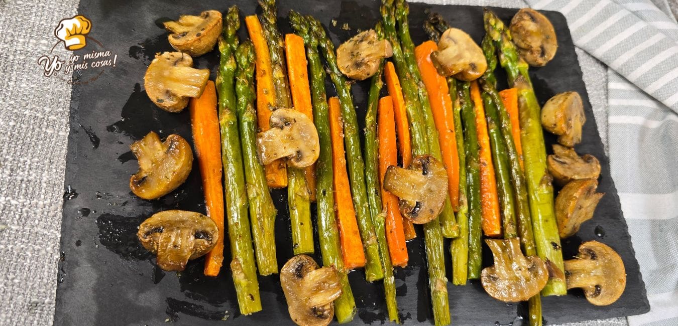 esp&aacute;rragos asados