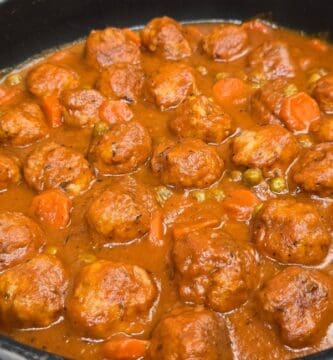 albóndigas en salsa de vino tinto