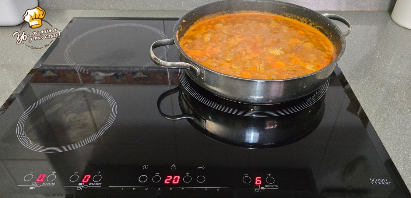 alb&oacute;ndigas en salsa de vino tinto 