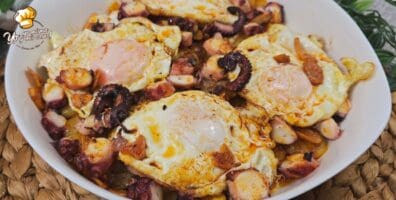 patatas con pulpo y huevos