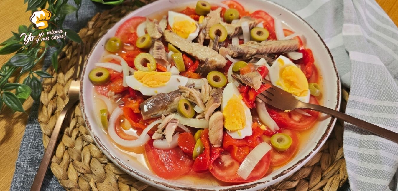 Ensalada de pimientos asados y melva Ensalada de pimientos asados y melva