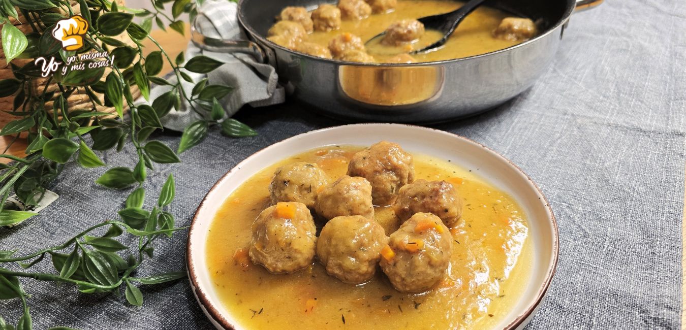 Alb&oacute;ndigas en Salsa 