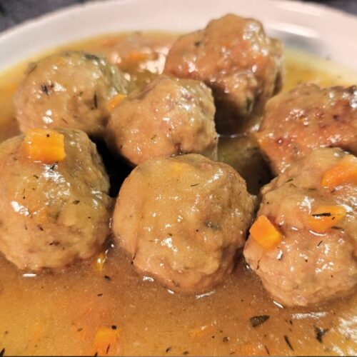 Alb&oacute;ndigas en Salsa