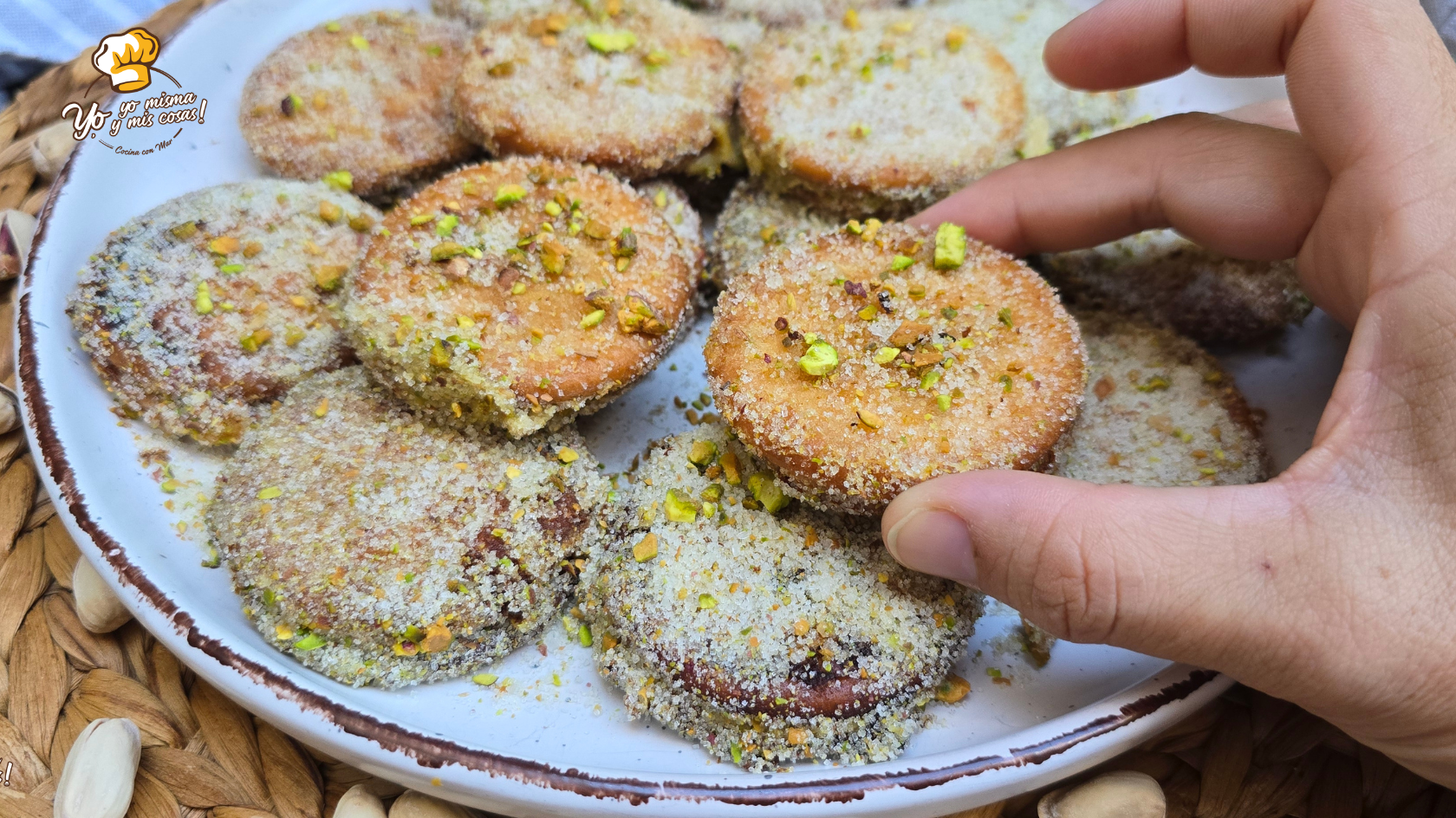 galletas fritas con crema de pistachos