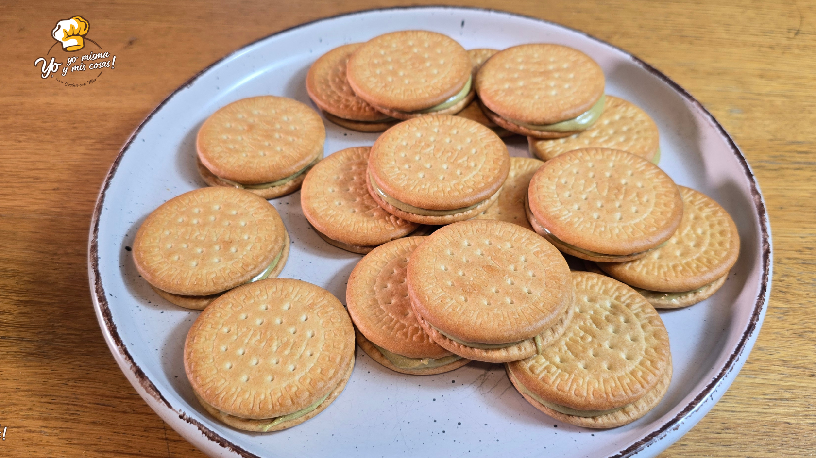 galletas fritas con crema de pistachos galletas fritas con crema de pistachos